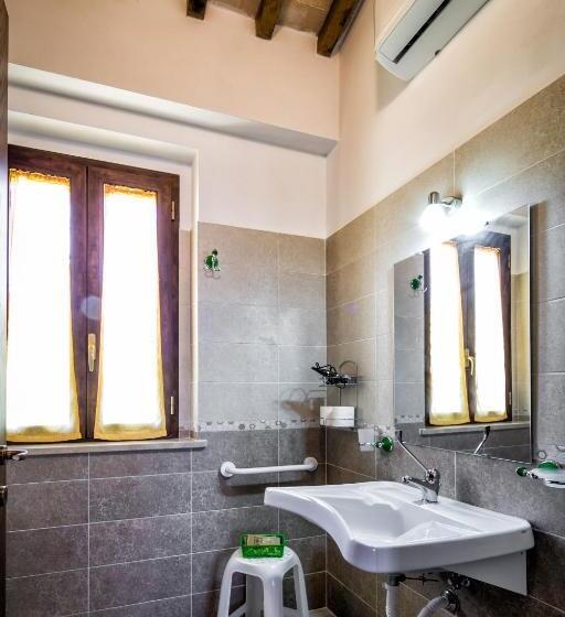 اتاق استاندارد, Agriturismo La Rosa Montefalco