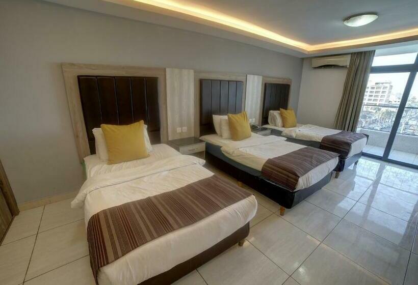 Triple Room Sea View, Shweiki International