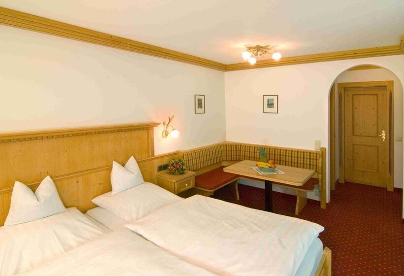 آپارتمان 1 خوابه با بالکن, Gästehaus Weißes Rössl
