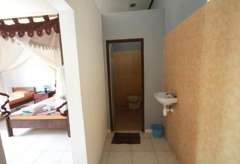 اتاق استاندارد سه نفره, Rambo Homestay