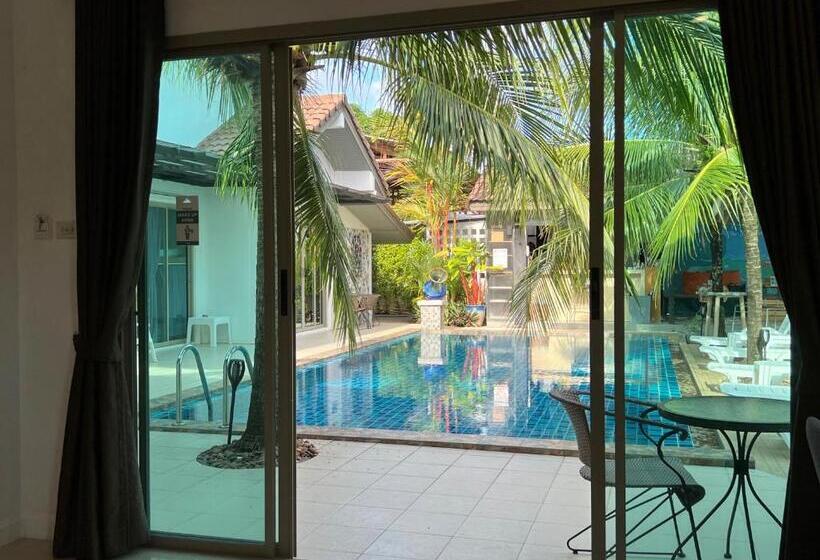 اتاق لوکس با چشم‌انداز استخر, The Snug Airportel   Phuket Airport