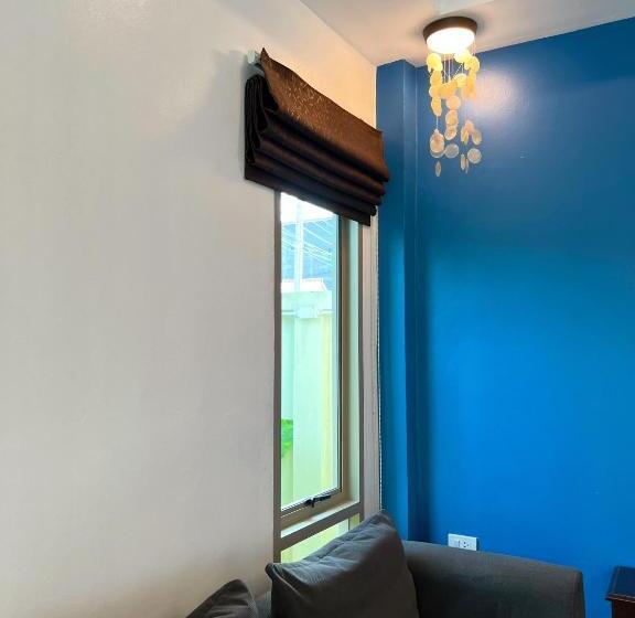 اتاق لوکس با چشم‌انداز استخر, The Snug Airportel   Phuket Airport