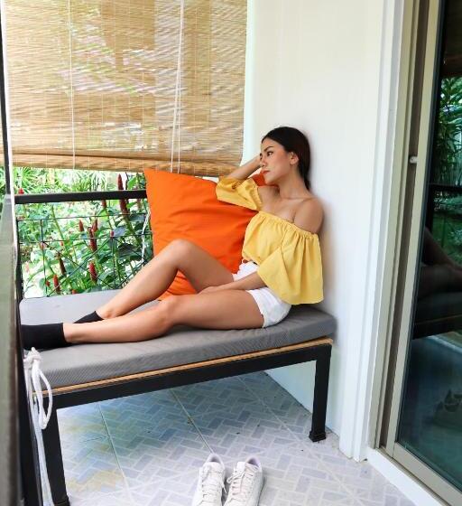 اتاق استاندارد با بالکن, The Snug Airportel   Phuket Airport