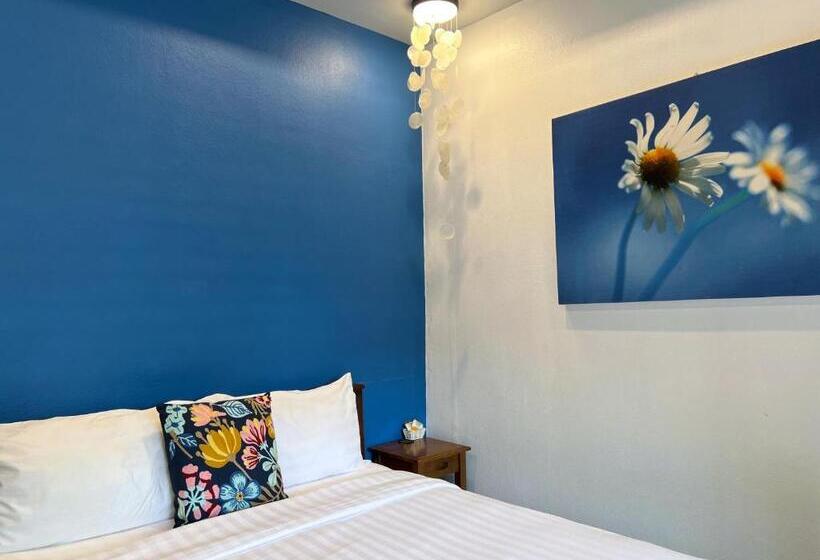 اتاق استاندارد با بالکن, The Snug Airportel   Phuket Airport
