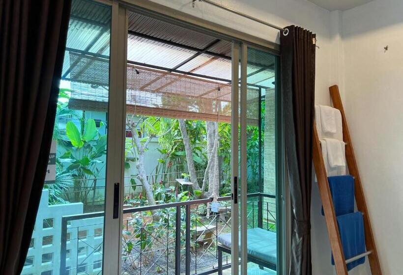 اتاق استاندارد با بالکن, The Snug Airportel   Phuket Airport