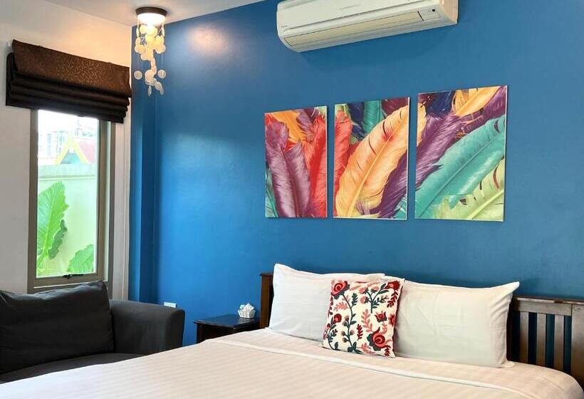 اتاق لوکس با چشم‌انداز استخر, The Snug Airportel   Phuket Airport