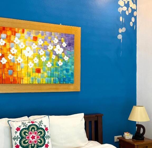 اتاق لوکس با چشم‌انداز استخر, The Snug Airportel   Phuket Airport