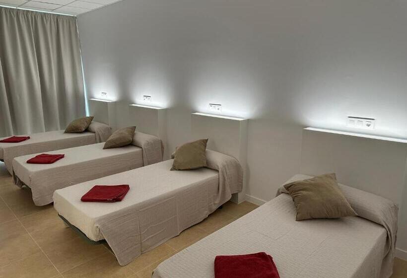غرفة قياسية رباعية حمام مشترك, Albergue O Pedrón Hostel & Rooms