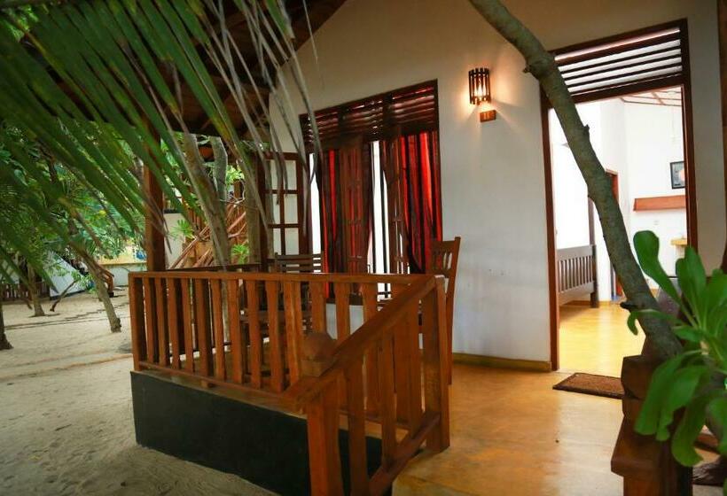 کلبه ییلاقی سوپریور یک خوابه, Ganesh Garden Beach Cabanas