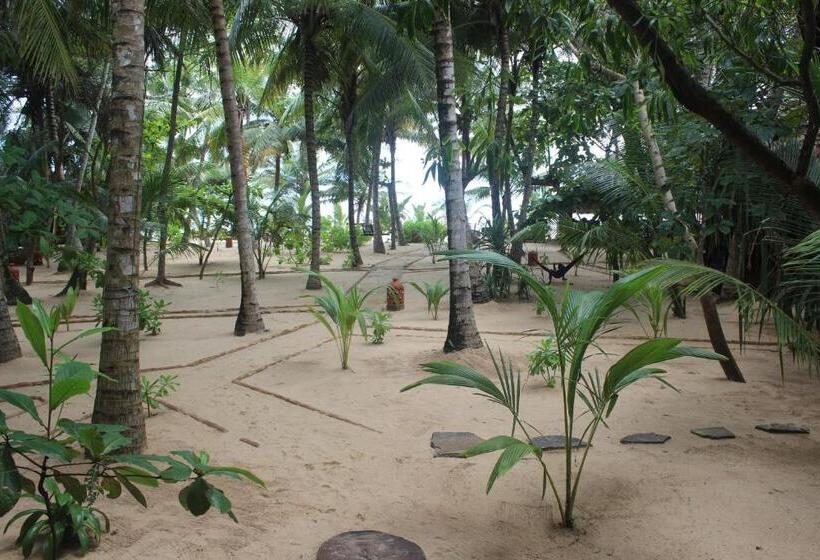 اتاق استاندارد با بالکن, Ganesh Garden Beach Cabanas