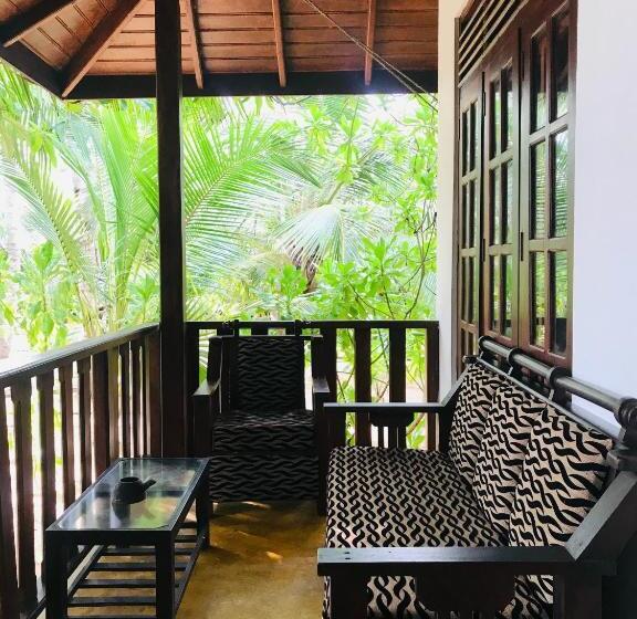 کلبه ییلاقی سوپریور یک خوابه, Ganesh Garden Beach Cabanas