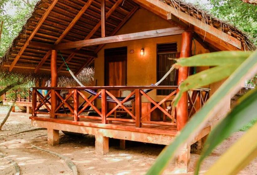 کابین, Ganesh Garden Beach Cabanas