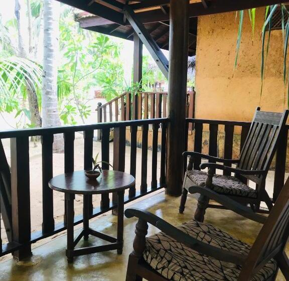 اتاق لوکس با چشم‌انداز دریا, Ganesh Garden Beach Cabanas