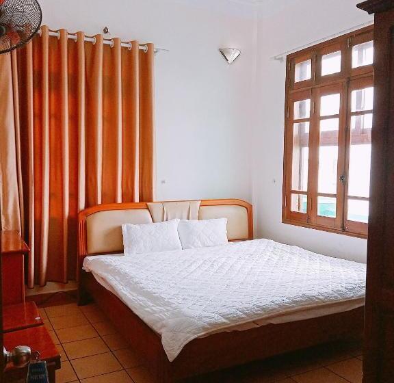 اتاق لوکس, Ngoc Son Tam Dao