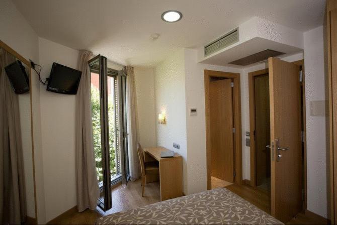 اتاق استاندارد, Hostal Rambla
