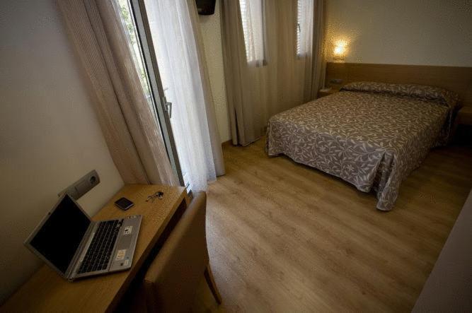 اتاق استاندارد, Hostal Rambla