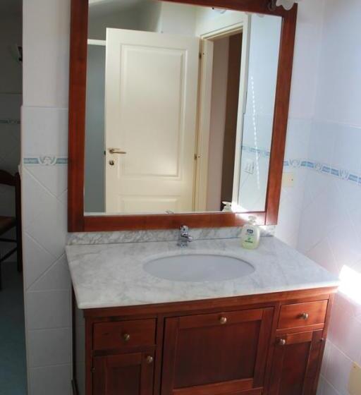 اتاق استاندارد با سرویس بهداشتی مشترک, B&b Al Borgo