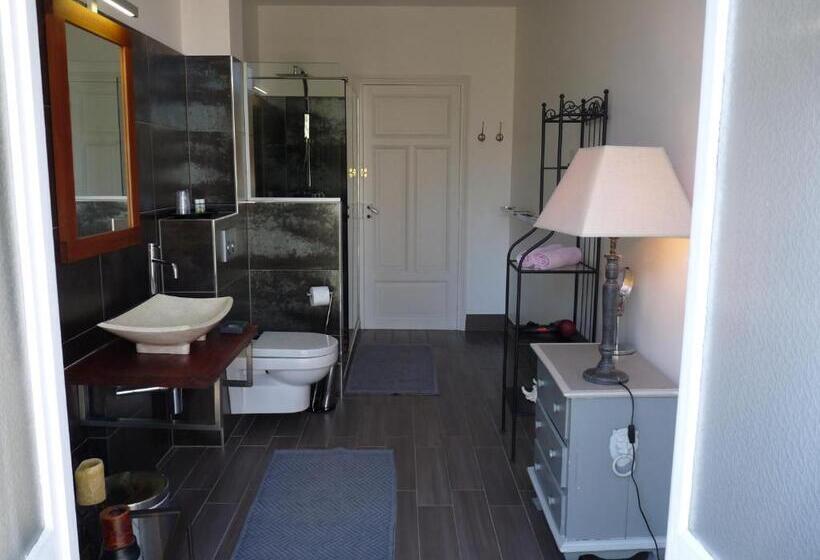 اتاق استاندارد سه نفره, Chambres D Hôtes Côté Parc Côté Jardin Avec Parking Privé Gratuit