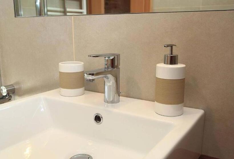 اتاق استاندارد یک نفره, Bed And Breakfast Iman