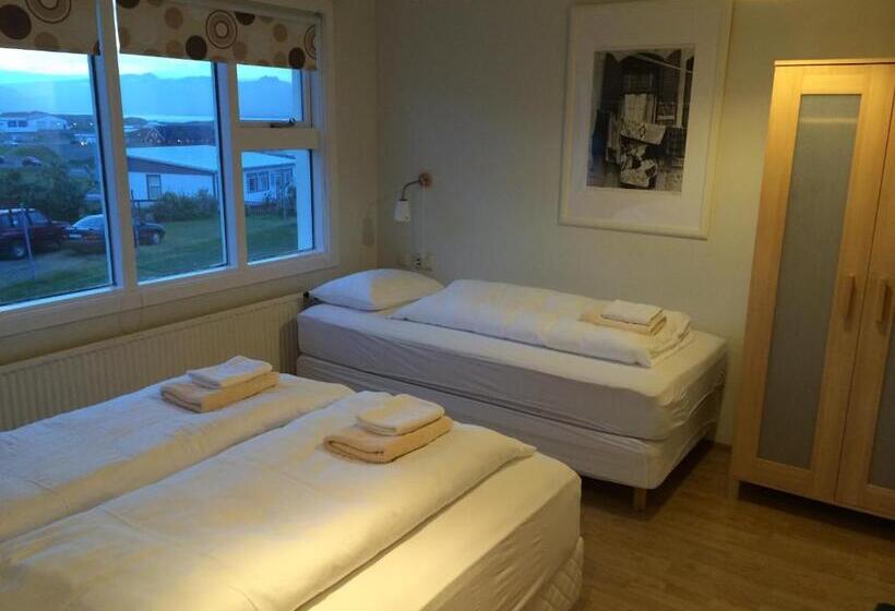 اتاق استاندارد سه تخته با سرویس بهداشتی مشترک, Framtid Hostel
