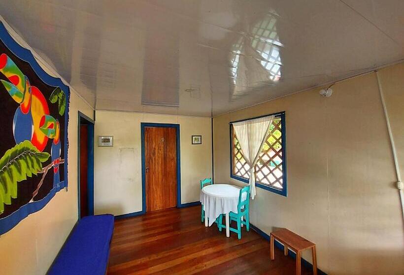 اتاق استاندارد با سرویس بهداشتی مشترک, Cabinas Tortuguero