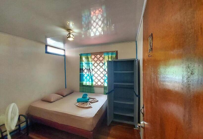 اتاق استاندارد با سرویس بهداشتی مشترک, Cabinas Tortuguero