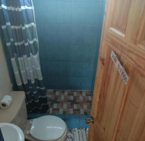 اتاق استاندارد با سرویس بهداشتی مشترک, Cabinas Tortuguero