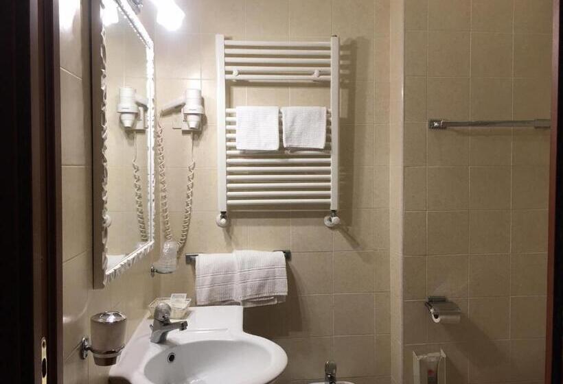 Economy Quadruple Room, Delle Ortensie