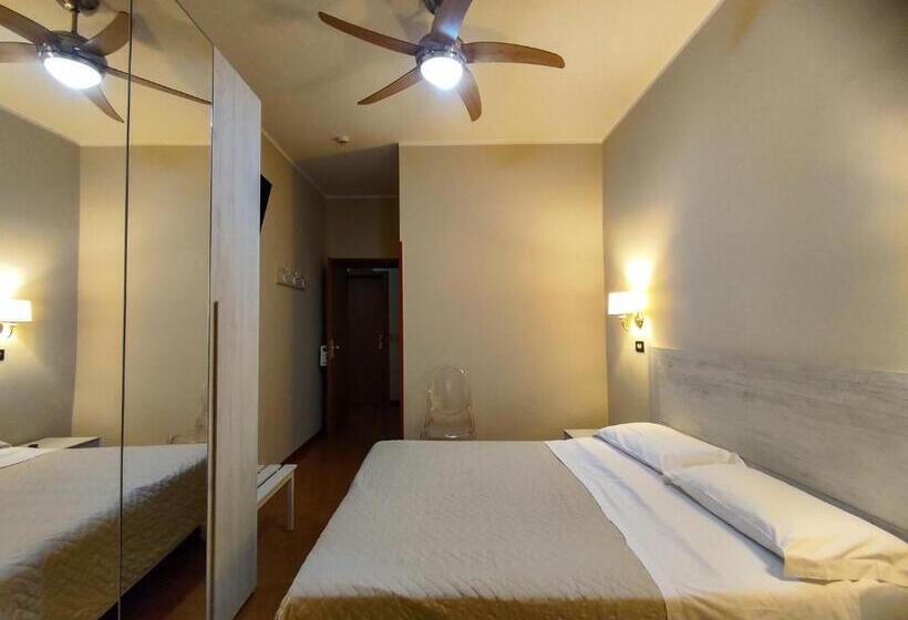 Economy Quadruple Room, Delle Ortensie