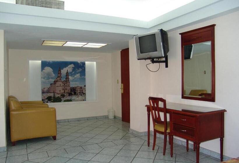 اتاق استاندارد سه نفره, Posada Arcos
