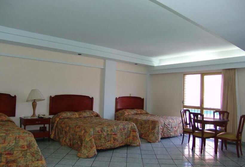 اتاق استاندارد سه نفره, Posada Arcos