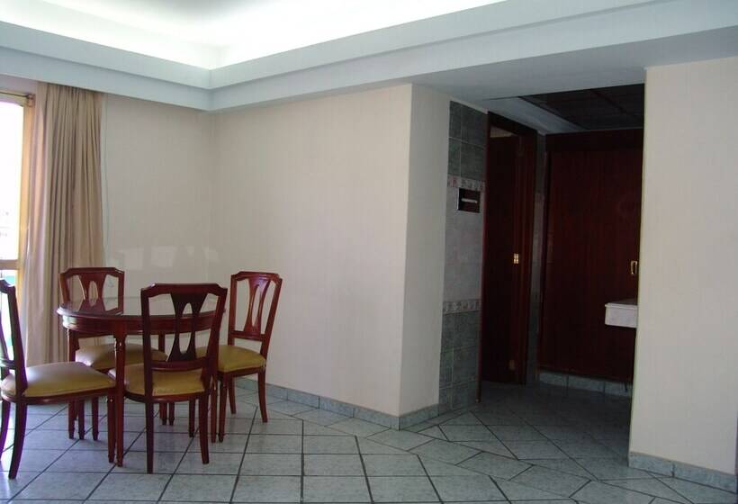اتاق استاندارد سه نفره, Posada Arcos