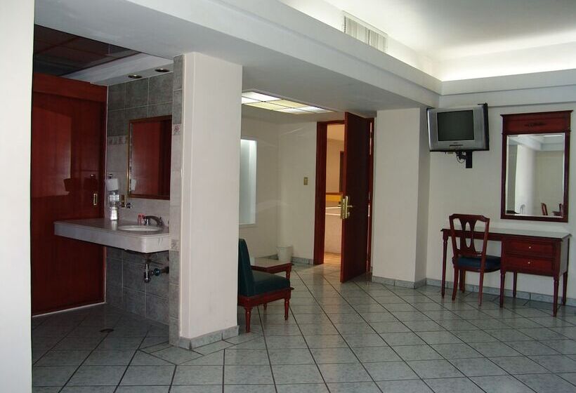 اتاق استاندارد سه نفره, Posada Arcos