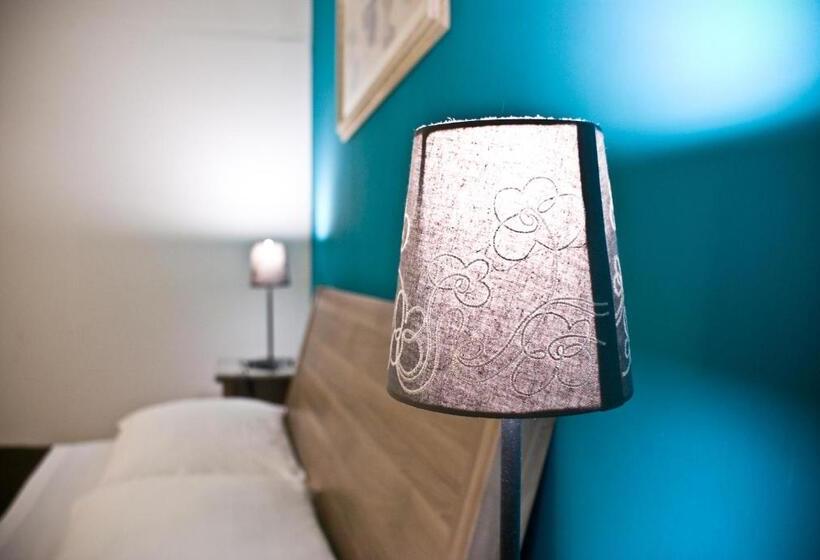 اتاق استاندارد سه نفره, Metropolis B&b