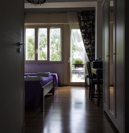 اتاق استاندارد سه نفره, Metropolis B&b