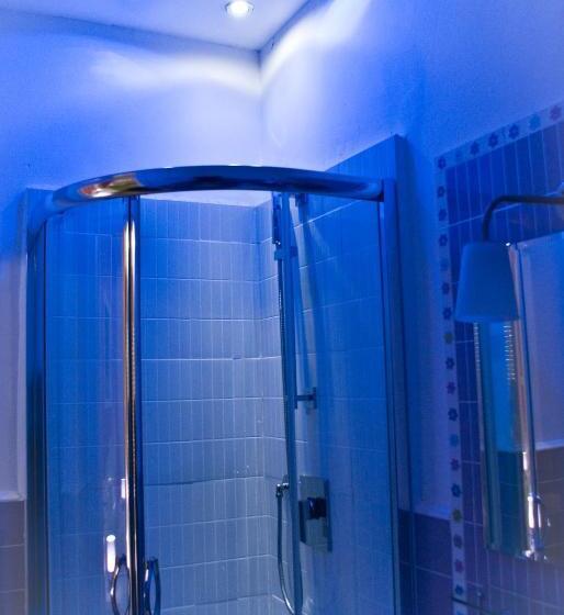 اتاق استاندارد چهار تخته, Metropolis B&b