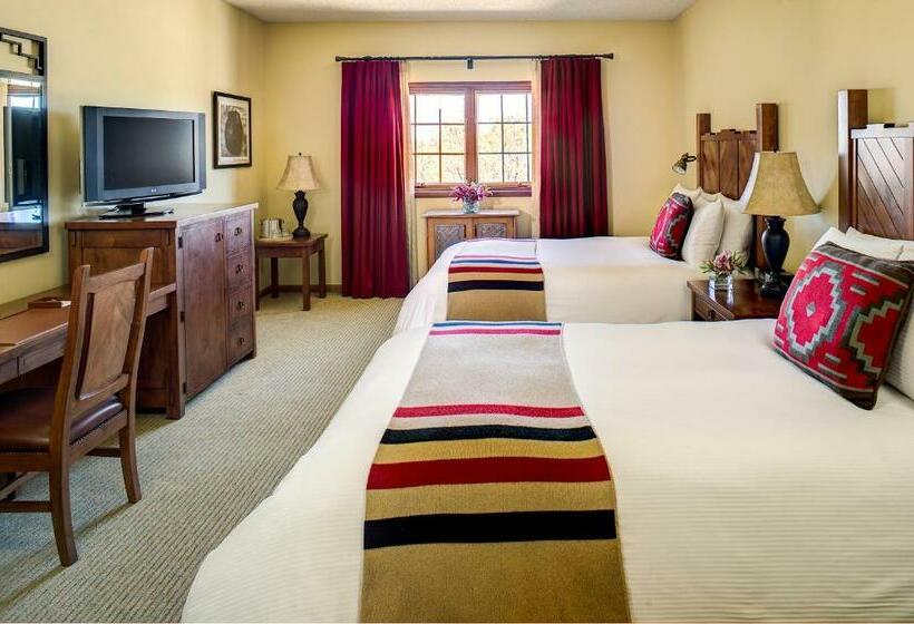 اتاق لوکس با تخت بزرگ, Eldorado Hotel And Spa