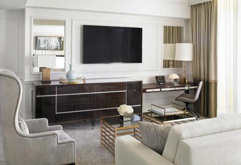اتاق دلوکس با تخت کینگ و چشم‌انداز شهر, Acqualina Resort And Residences