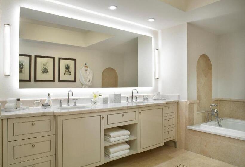 Deluxe Suite Sea View, Acqualina Resort And Residences