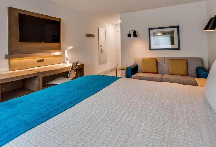 Habitación Estándar Cama King Adaptada para personas con movilidad reducida, Best Western El Paso Airport Entrada