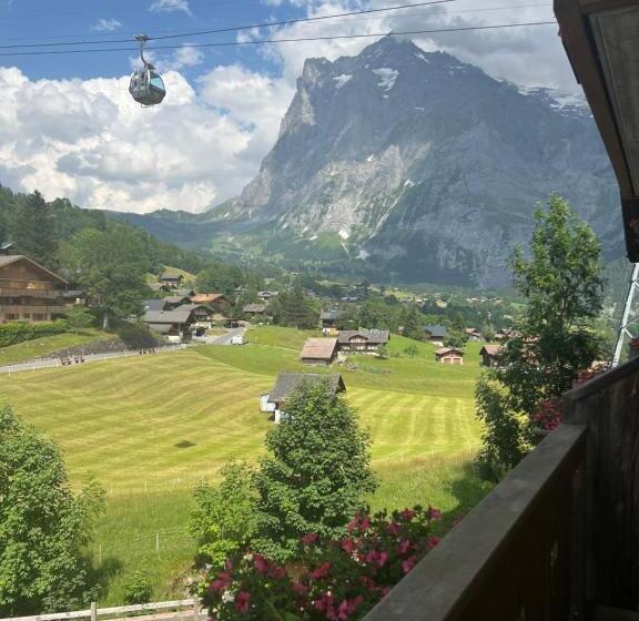 سوئیت جونیور با چشم‌انداز, Bodmi