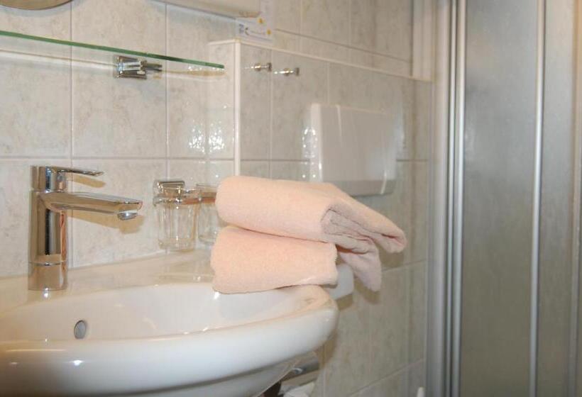 اتاق اکونومی, Cresta