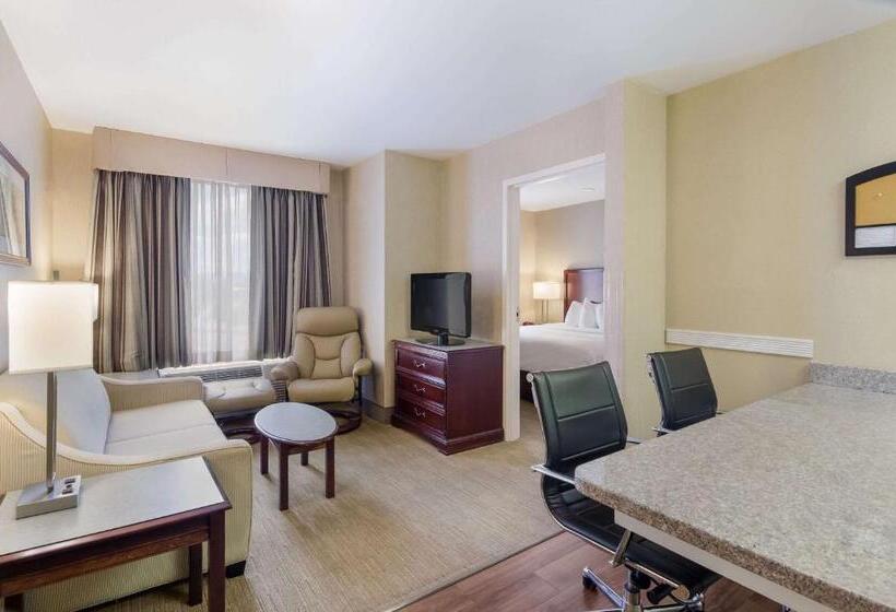 سوئیت برای معلولان, Mainstay Suites Airport