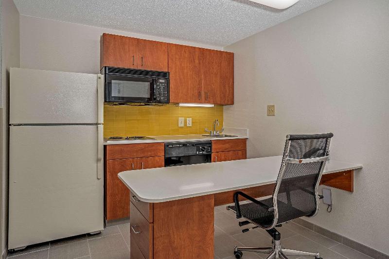 سوئیت با تخت بزرگ, Mainstay Suites Wilmington   University Area
