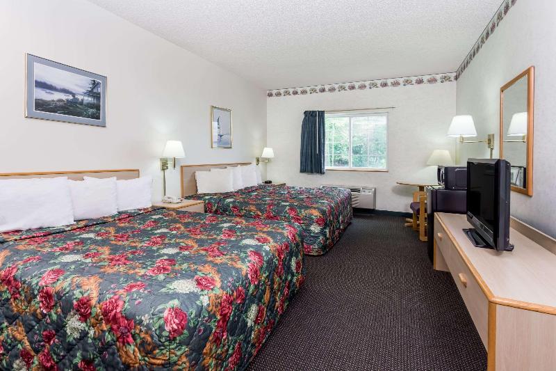 اتاق استاندارد با تخت بزرگ, Quality Inn Central Wisconsin Airport Mosinee