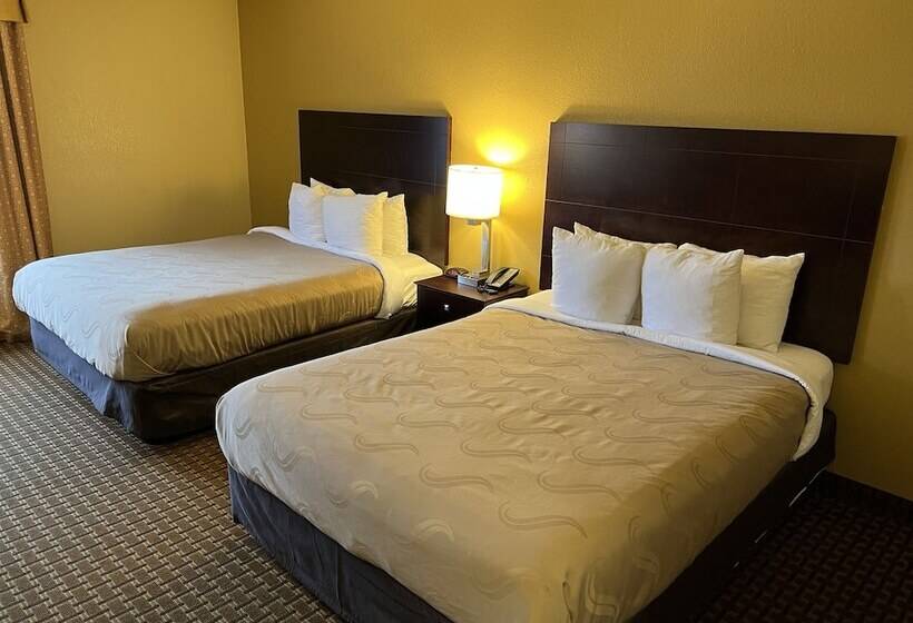 اتاق استاندارد با 2 تخت دوبل, Quality Inn Des Moines