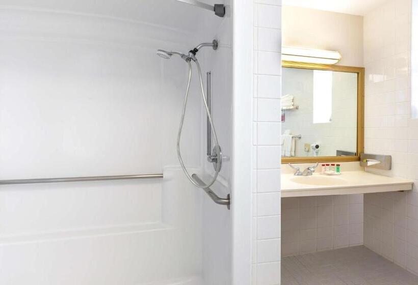اتاق استاندارد برای معلولان, Ramada By Wyndham Jersey City
