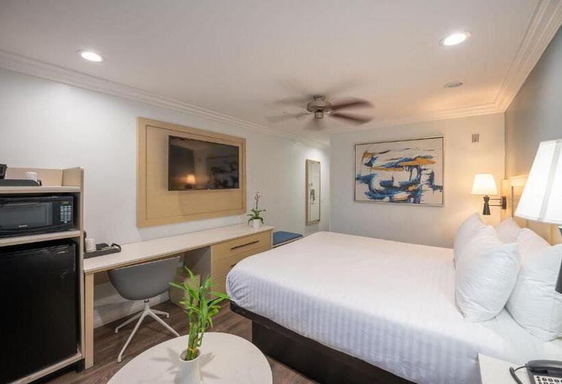 اتاق استاندارد با تخت بزرگ, Ramada By Wyndham Redondo Beach