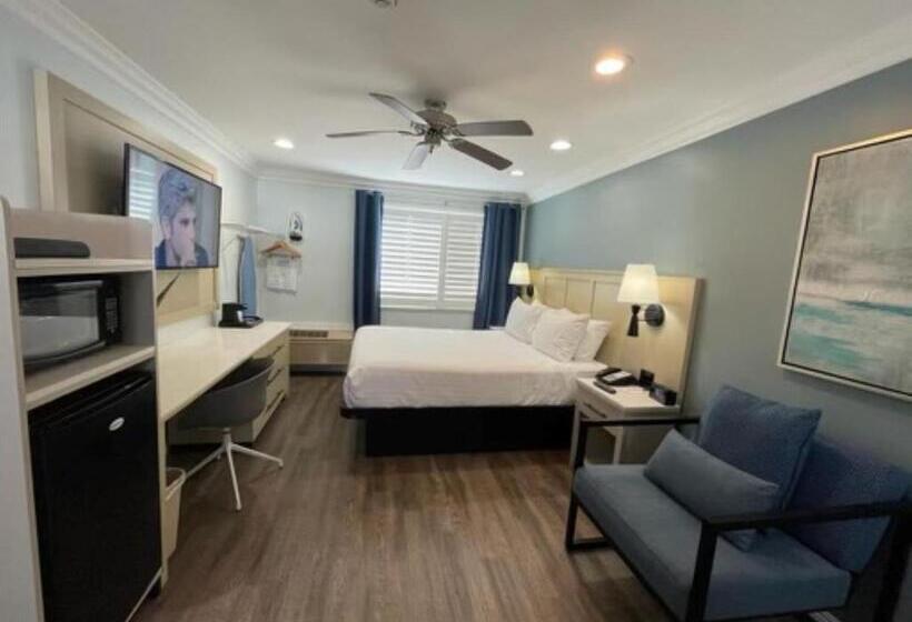 اتاق استاندارد با تخت بزرگ برای معلولان, Ramada By Wyndham Redondo Beach