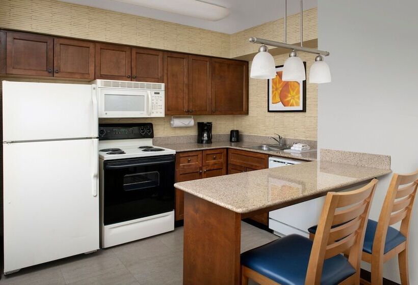 استودیوی استاندارد, Residence Inn Chico